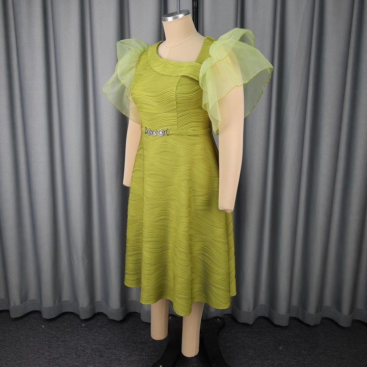 Damen Midi-Kleid mit innovativem Rüschendesign und eleganten Applikationen Drune