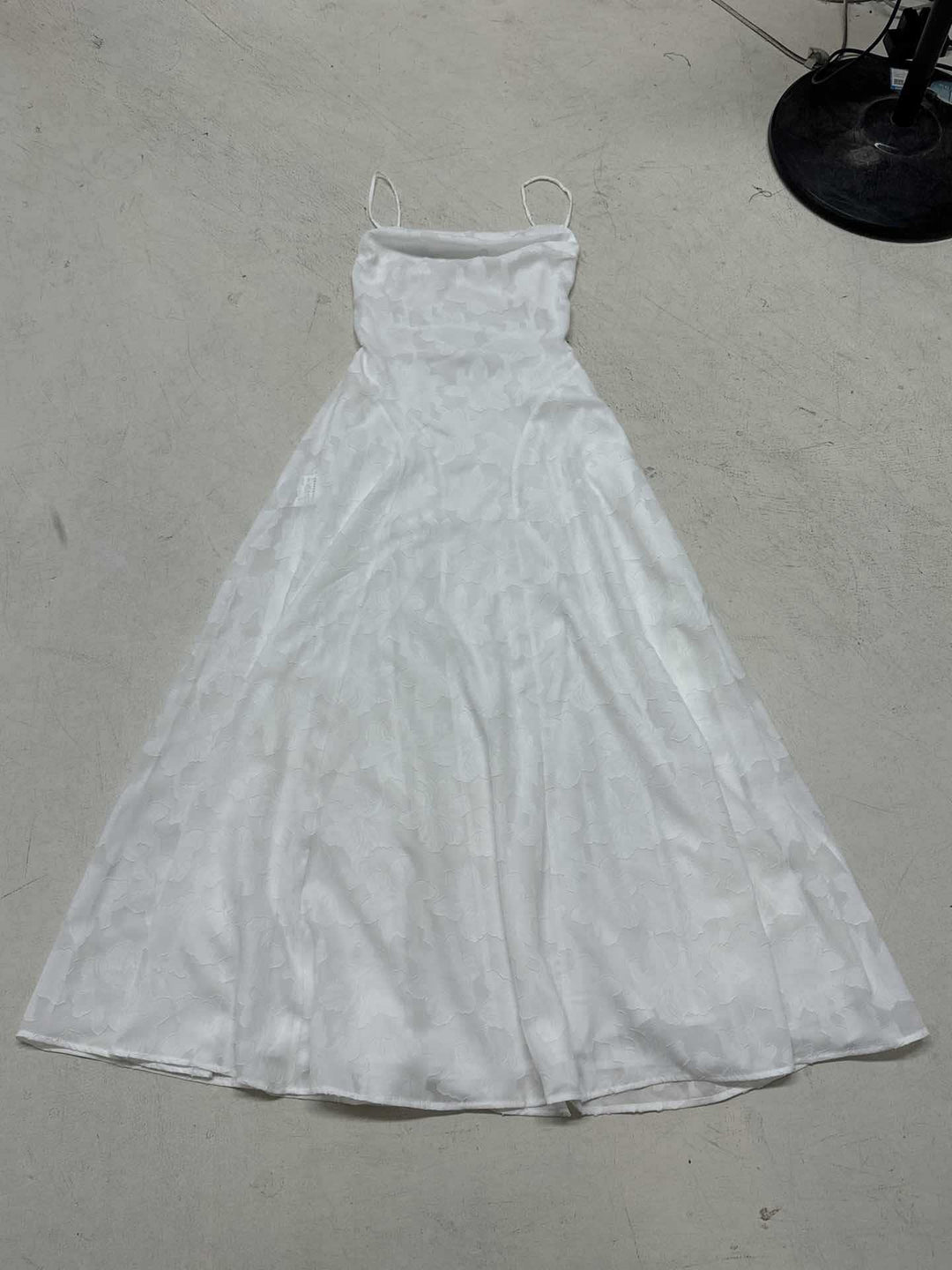 Damen elegantes Maxikleid mit zartem floralem Muster und Spaghetti-Trägern Drune