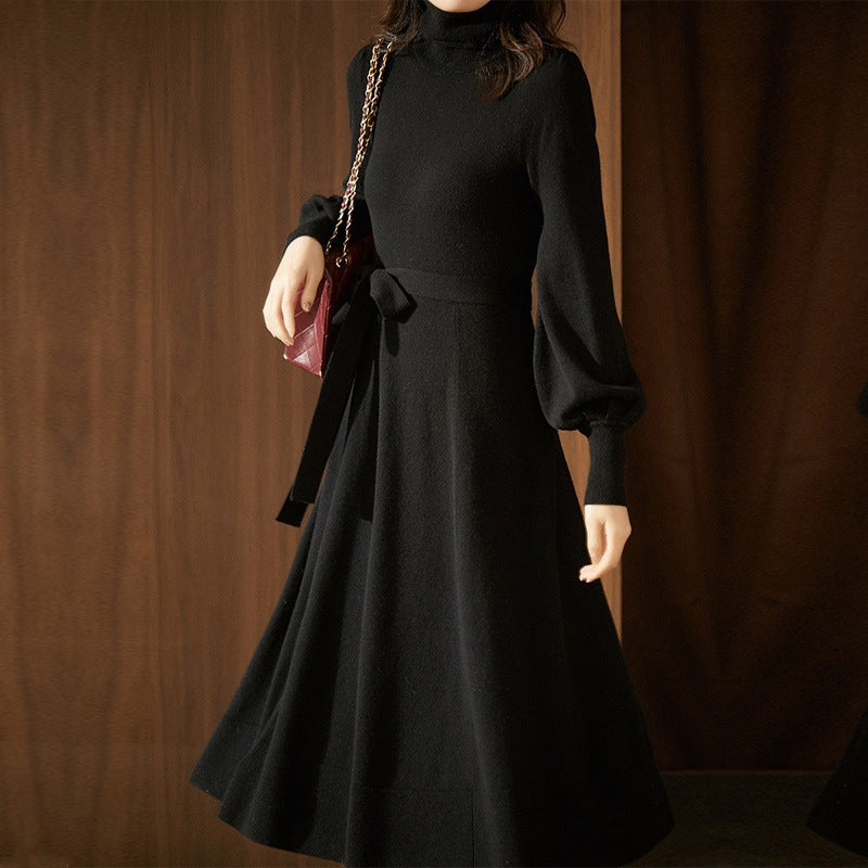 Damen Strickkleid mit hohem Kragen und taillierbarem Gürtel Drune