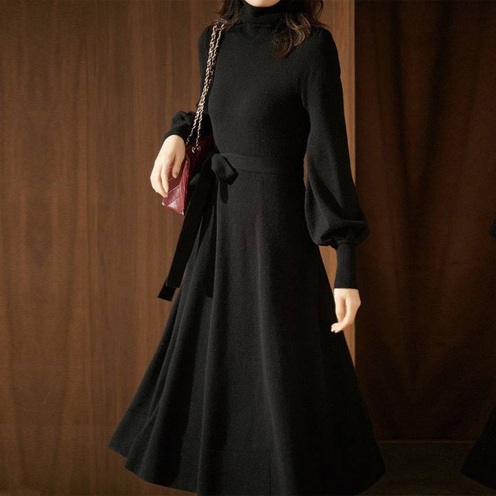 Damen Strickkleid mit hohem Kragen und taillierbarem Gürtel Drune
