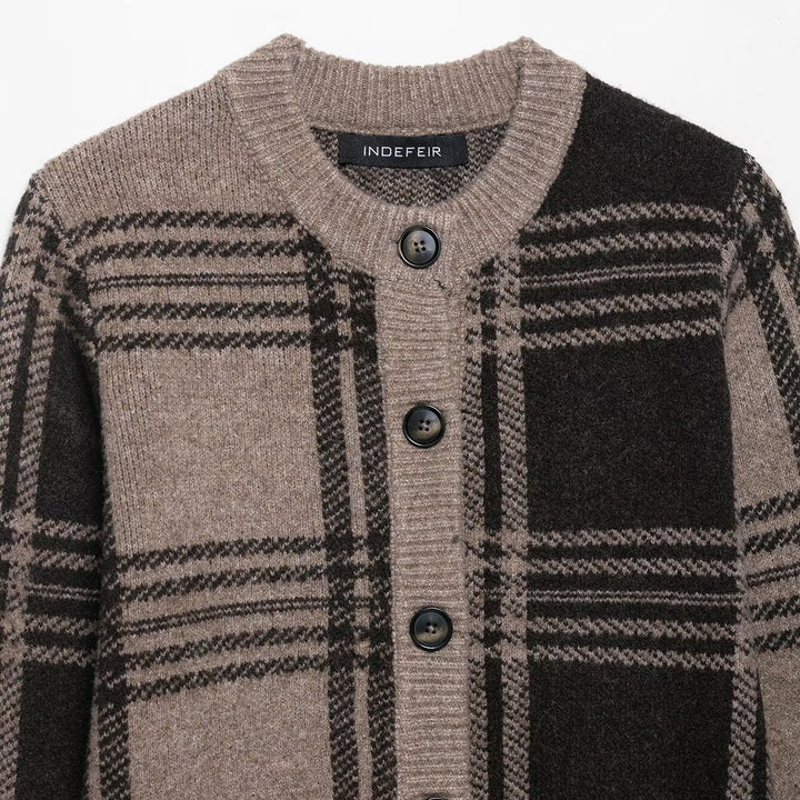 Damen Modische Karostrickjacke mit Knopfleiste und Rundhalsausschnitt Drune