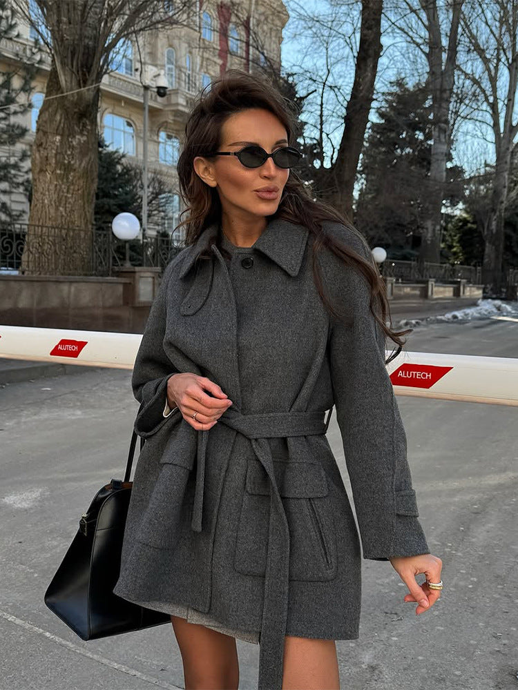 Damen eleganter Wollmantel mit praktischen Taschen und Bindegürtel Drune