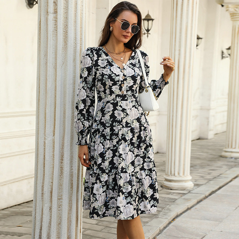 Damen Blumenkleid mit eleganten Rüschendetails und Knopfleiste Drune