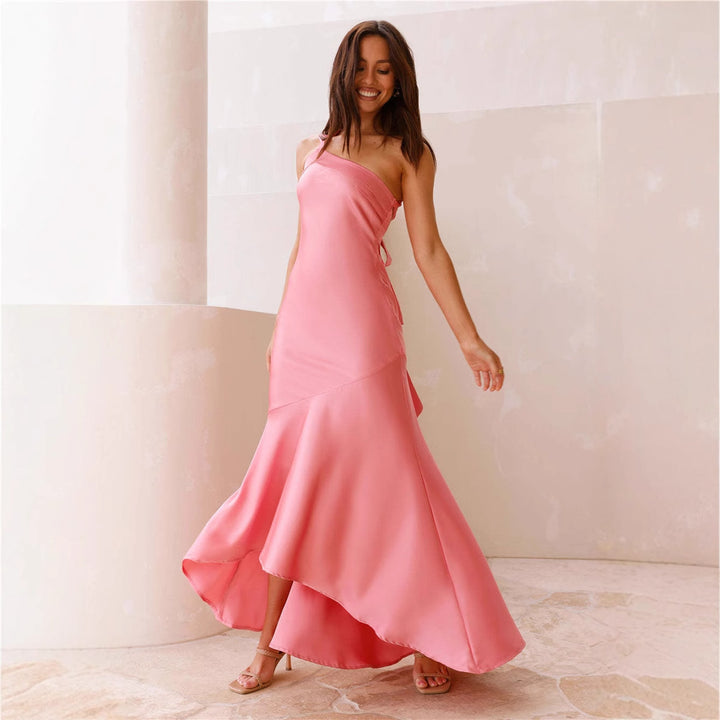 Damen Elegantes asymmetrisches Maxikleid mit schulterfreiem Design und fließendem Schnitt Drune