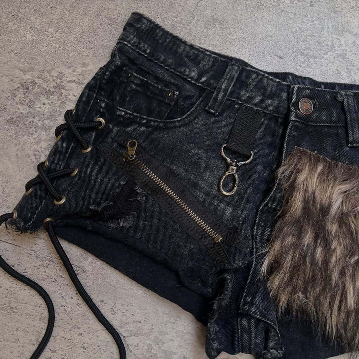 Damen Modische Denim-Shorts mit einzigartigen Lacing-Details und Kunstfell-Applikation Drune