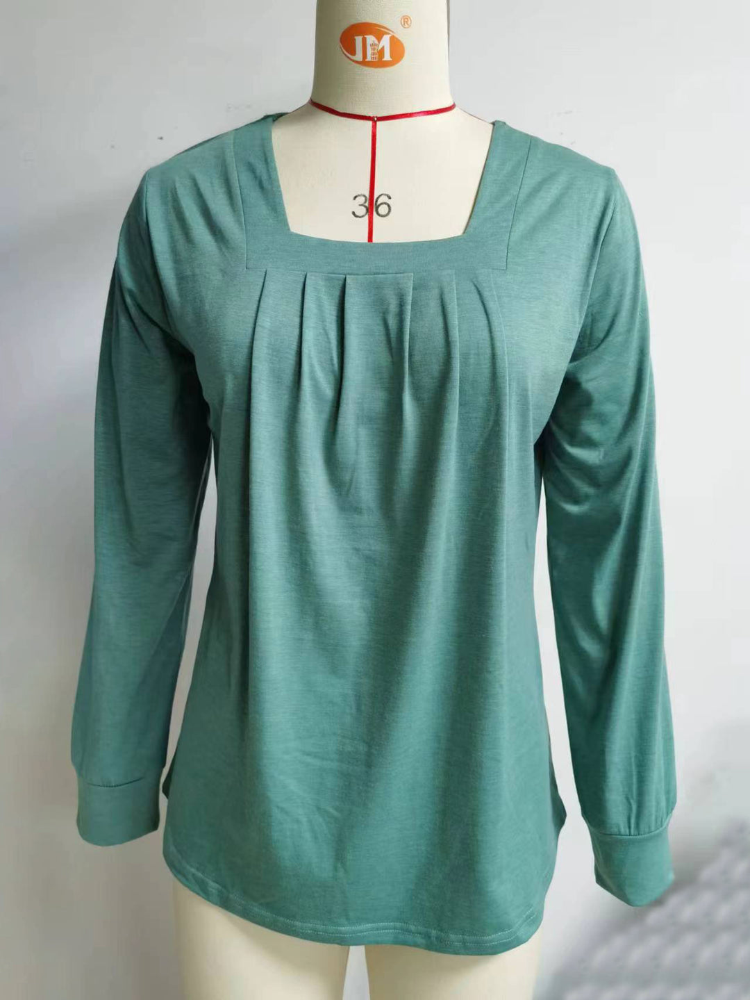 Damen Langarmshirt mit quadratischem Ausschnitt und femininer Raffung Drune