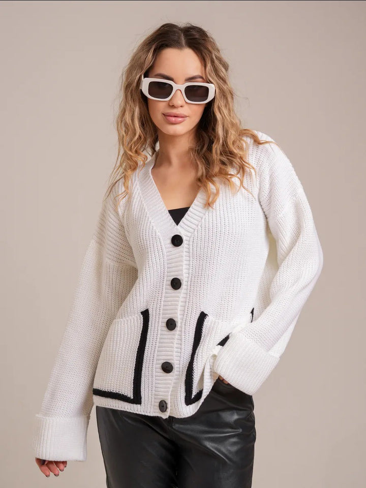 Damen Grobstrickjacke mit großen Taschen und dekorativem Knopf Drune