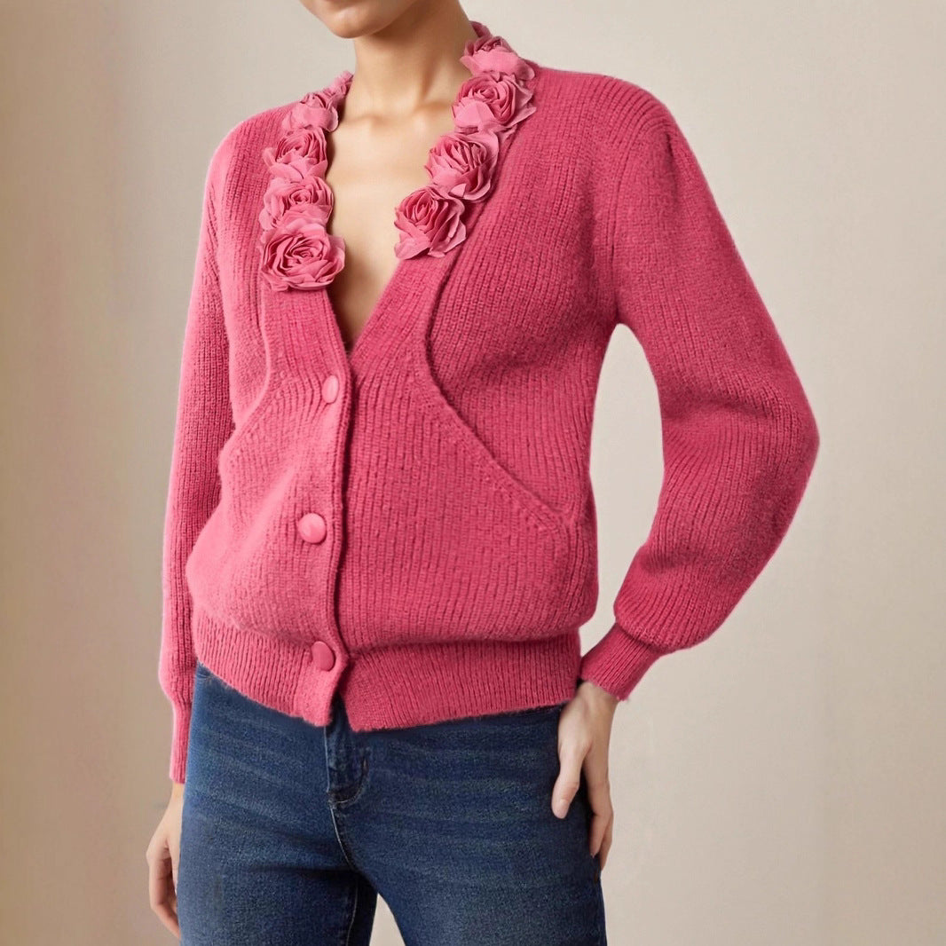 Damen Strickjacke mit floraler Applikation und tiefem V-Ausschnitt Drune