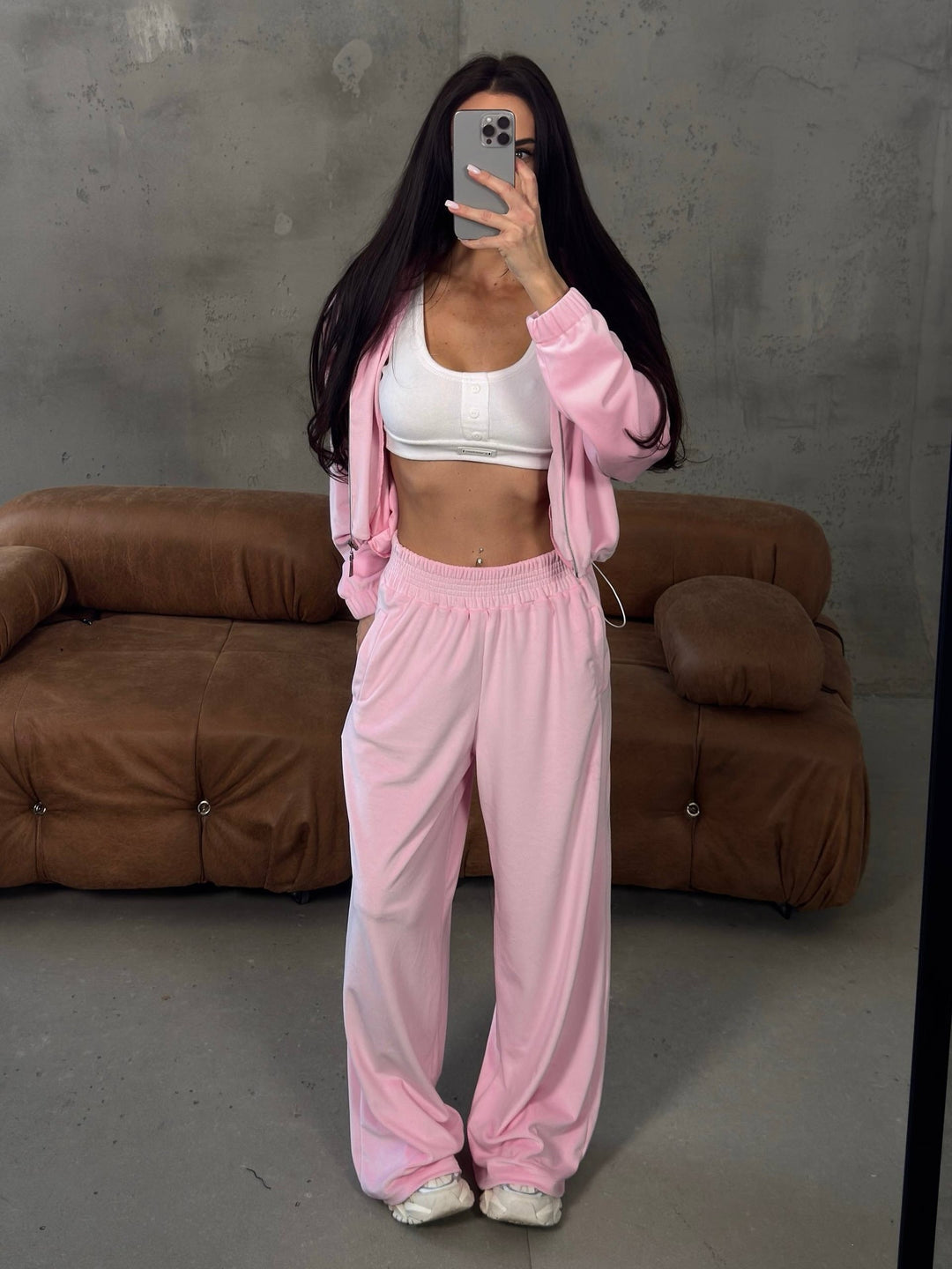 Damen Sportliches Velours-Joggingensemble mit kurzen Ärmeln und weit geschnittenen Beinen Drune