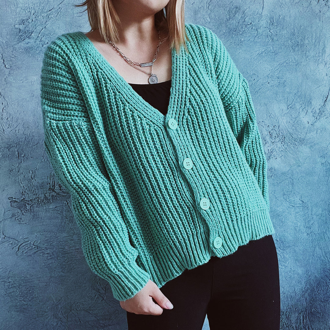 Damen kuschelige Strickjacke mit modernen Knopfdetails und weitem Schnitt Drune