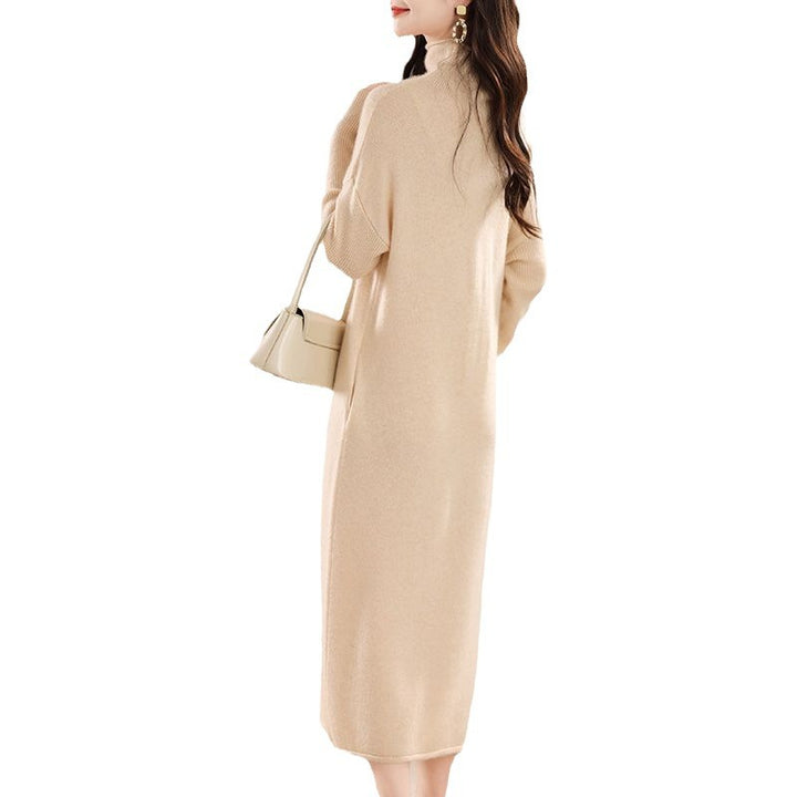 Damen Strickkleid mit hohem Stehkragen und lässiger Silhouette Drune