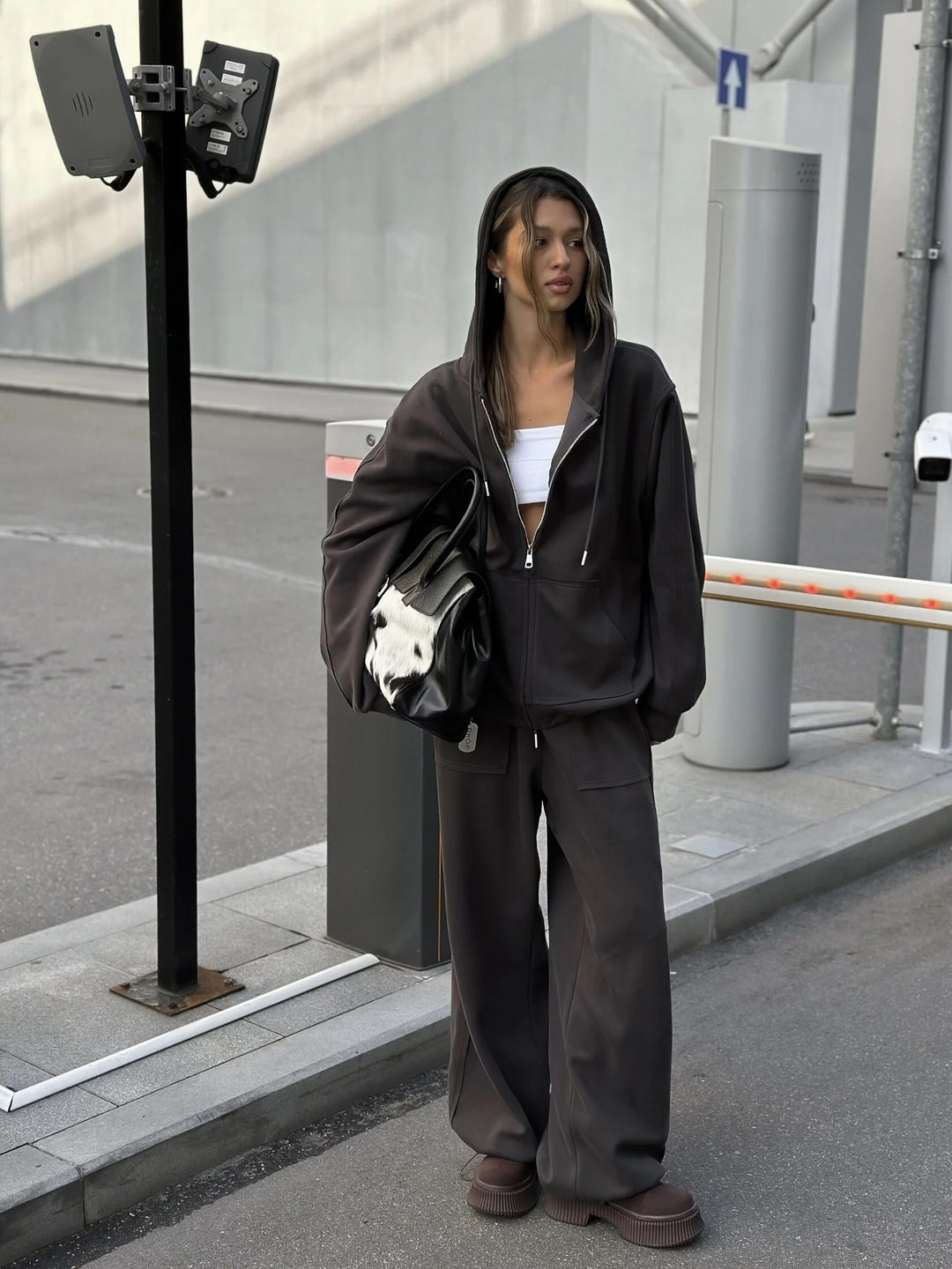 Damen nan oversized Kapuzenjacke mit Reißverschluss und Kängurutasche Drune