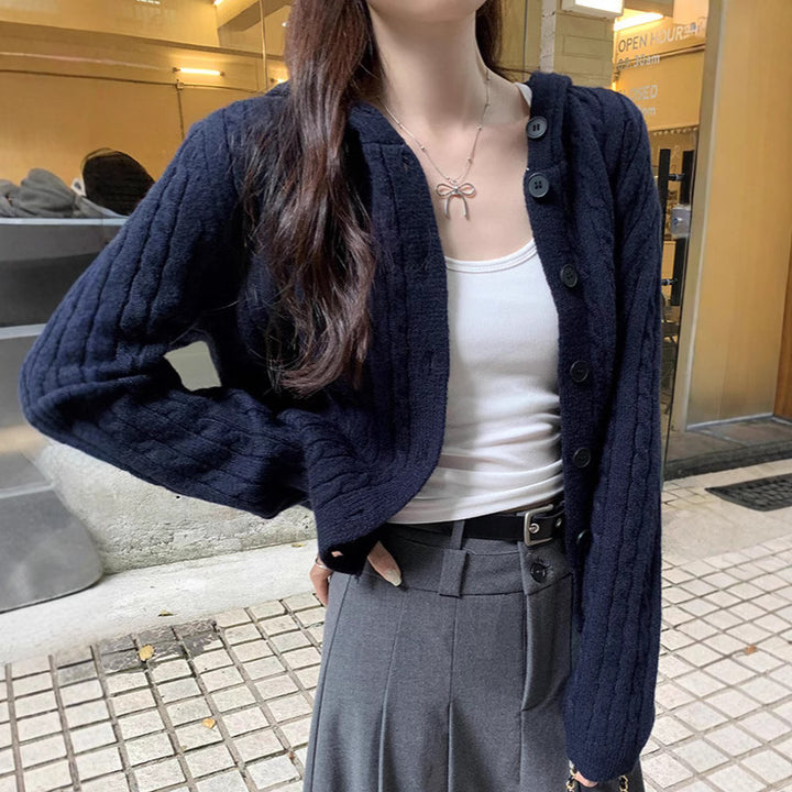 Damen Strickjacke mit Kapuze und dekorativem Zopfdesign Drune