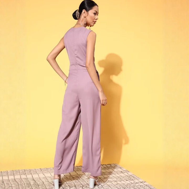 Damen Jumpsuit mit elegantem V-Ausschnitt von Drune