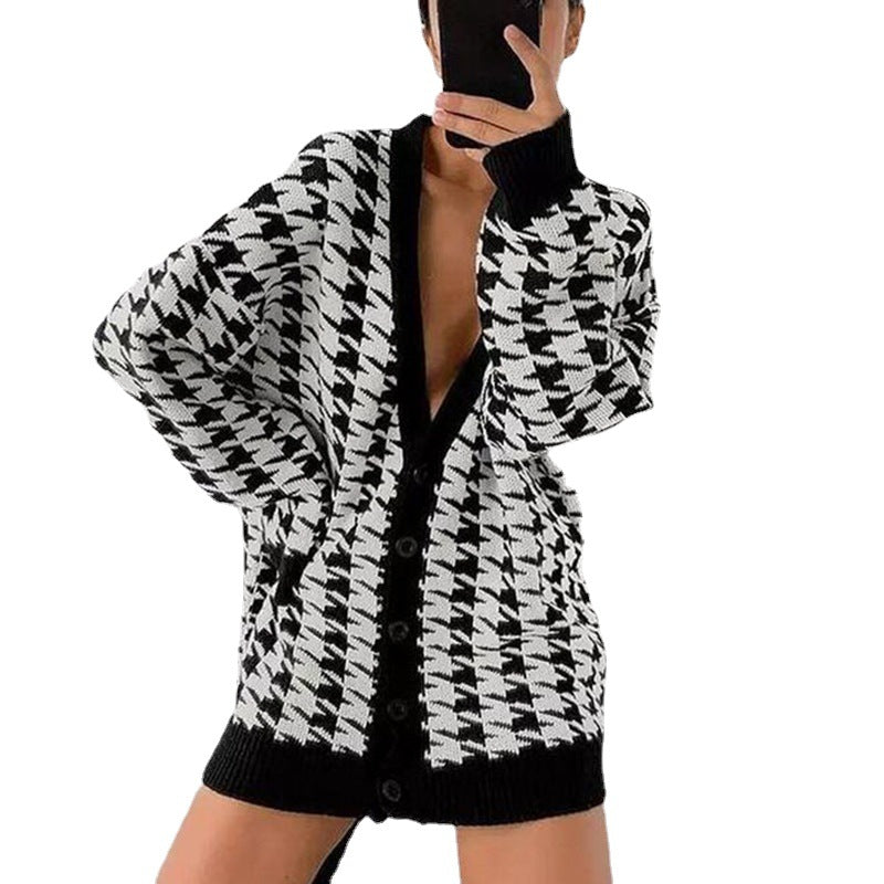 Damen Strickjacke mit modischem Karomuster und tiefem V-Ausschnitt Drune