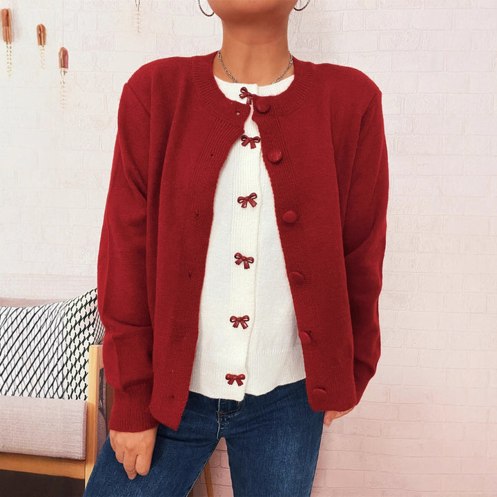 Damen Strickjacke mit verspielten Knopfdetails und feiner Struktur Drune