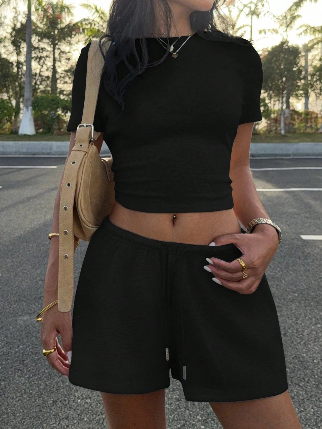 Damen Crop-Top mit tailliertem Schnitt und komfortablem Material Drune