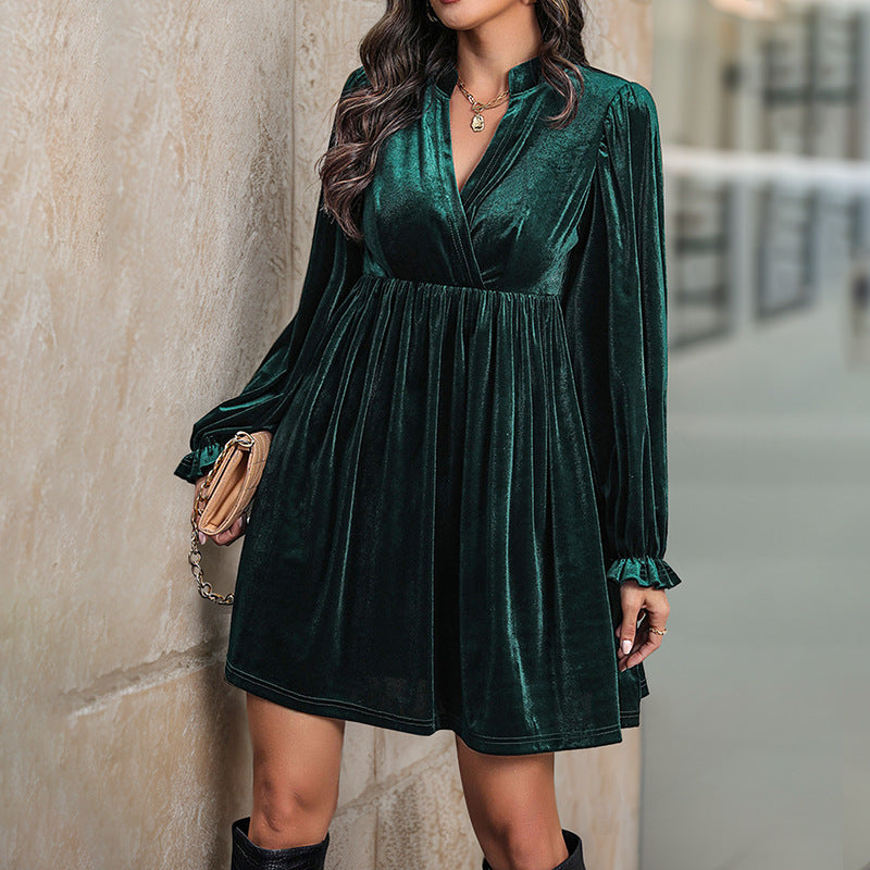 Damen Wickelkleid aus samtigem Stoff mit modernen Langarmdetails Drune