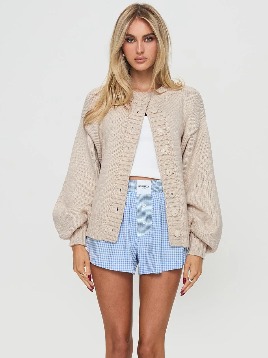 Damen kuschelige Strickjacke mit voluminösen Ärmeln und dekorativen Knopfdetails Drune