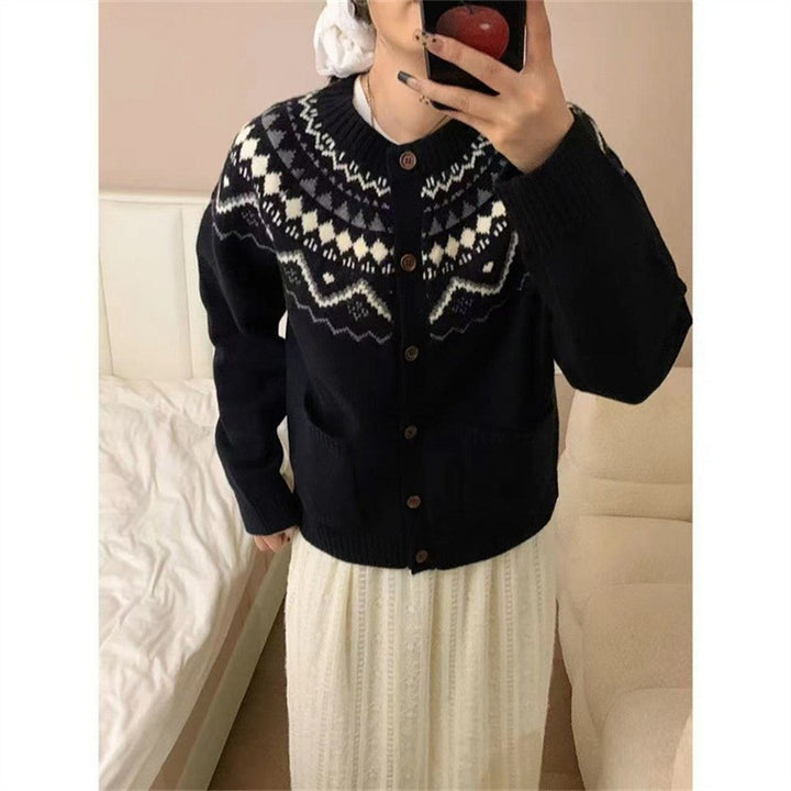 Damen Strickjacke mit grafischem Muster und funktionalen Taschen Drune