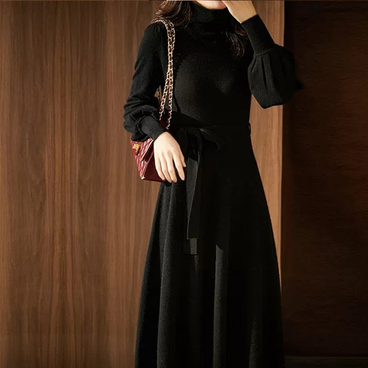 Damen Strickkleid mit hohem Kragen und taillierbarem Gürtel Drune