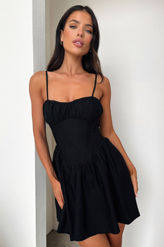 Damen Minikleid mit gerafftem Oberteil und schwingendem Rock Drune