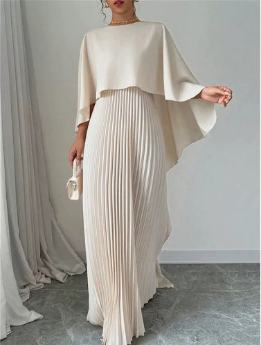 Damen Maxikleid mit plissiertem Rock und fließendem Cape Drune
