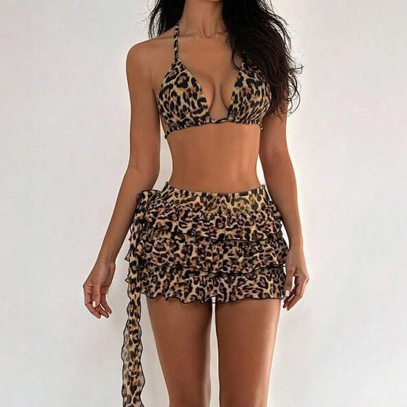 Damen Triangel-Bikini mit sexy Leo-Muster und Rüschenrock Drune
