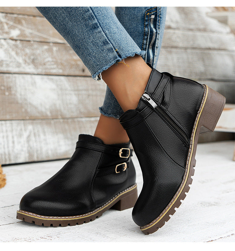 Damen nan Stiefelette mit doppelten Zierriemen, profilierter Traktorsohle und niedrigem Blockabsatz Drune
