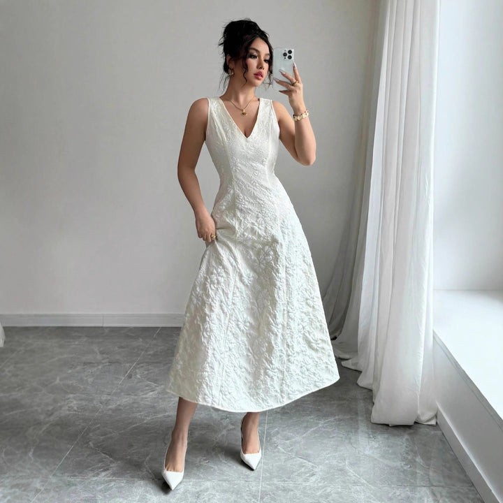 Damen Spitzen-Maxikleid mit verführerischem Schnitt und zarten Spaghettiträgern Drune