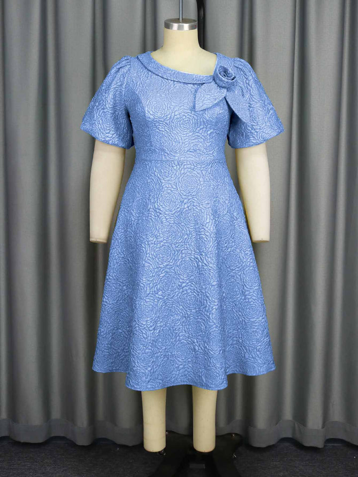 Damen Elegantes Kleid mit strukturierter Blumenapplikation Drune