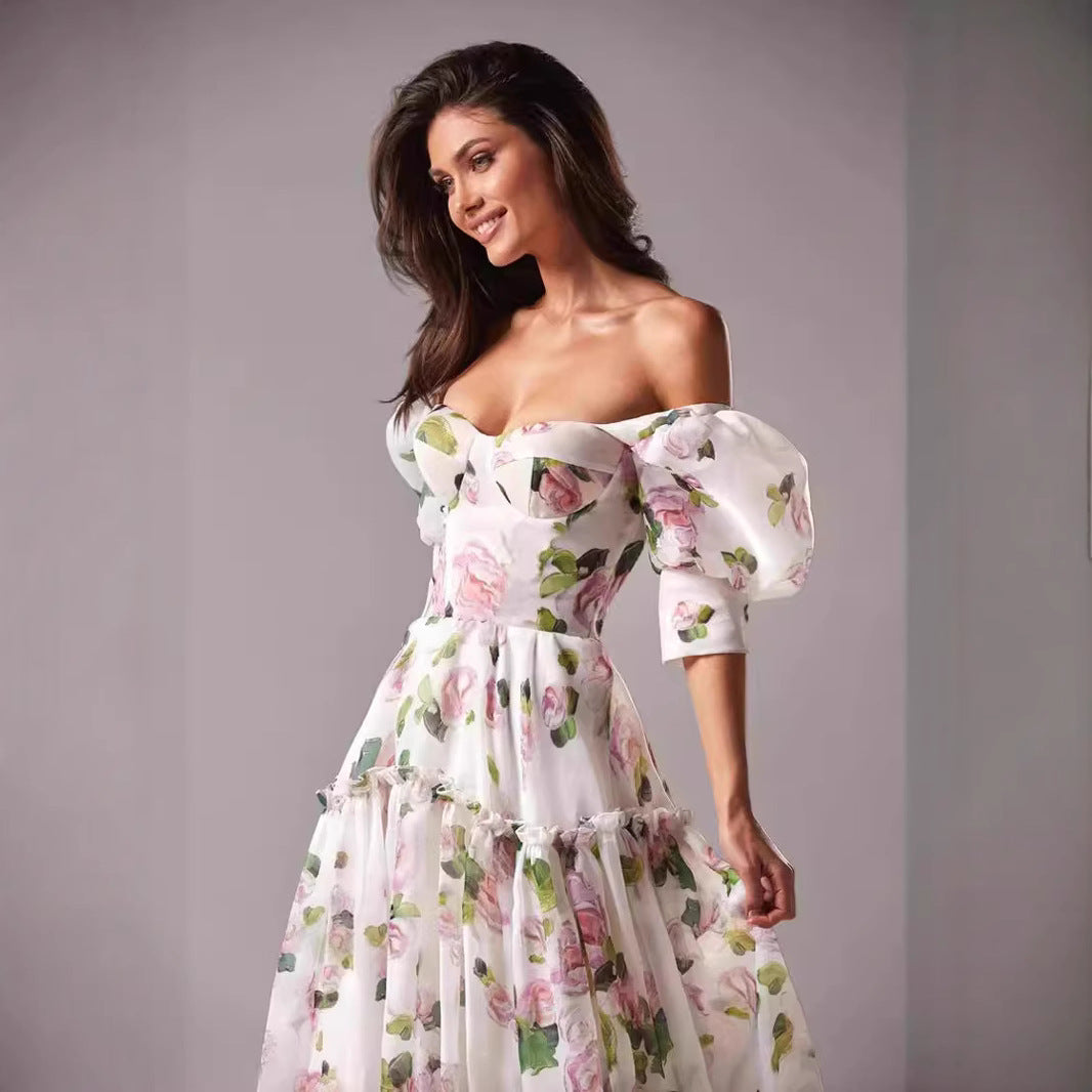 Damen Elegantes Maxikleid mit schulterfreien Rüschenärmeln und floralen Akzenten Drune