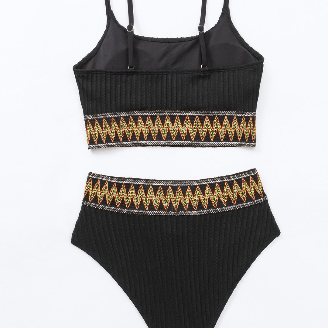 Damen Bikini-Set mit figurbetonendem Rippenmuster und buntem Elastikbund Drune