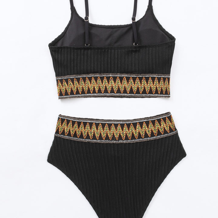 Damen Bikini-Set mit figurbetonendem Rippenmuster und buntem Elastikbund Drune