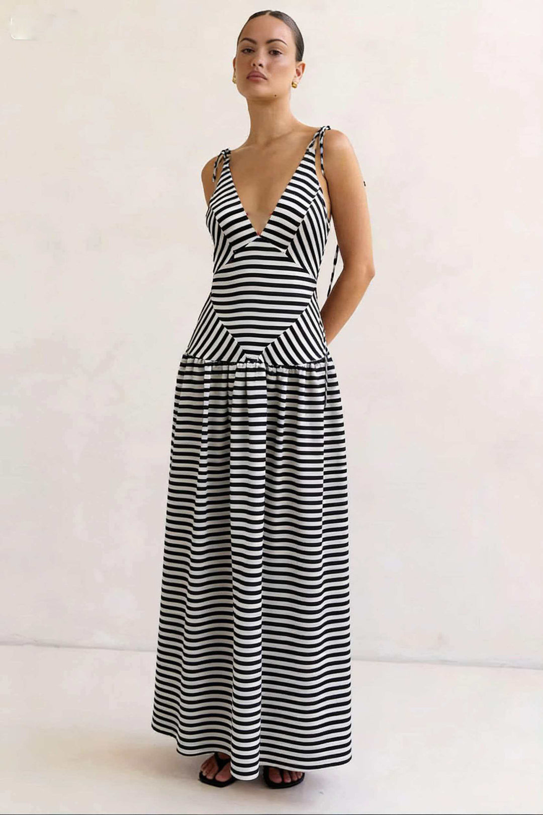Damen Maxikleid mit tiefem V-Ausschnitt und elegantem Streifendesign Drune