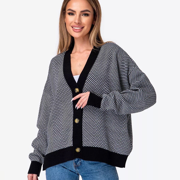 Damen Strickjacke mit Chevron-Muster und großen Knopfdetails Drune