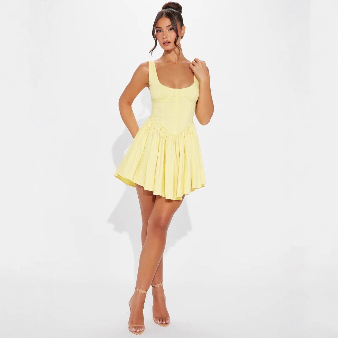 Damen Minikleid mit figurbetontem Oberteil und schwingendem Rock Drune