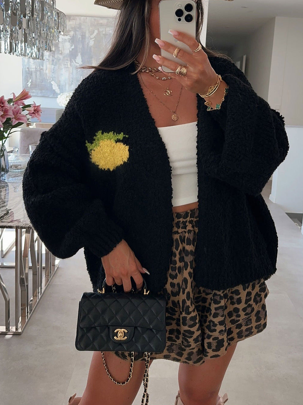 Damen Strickjacke mit fröhlichem Ananas-Motiv und oversized Schnitt Drune