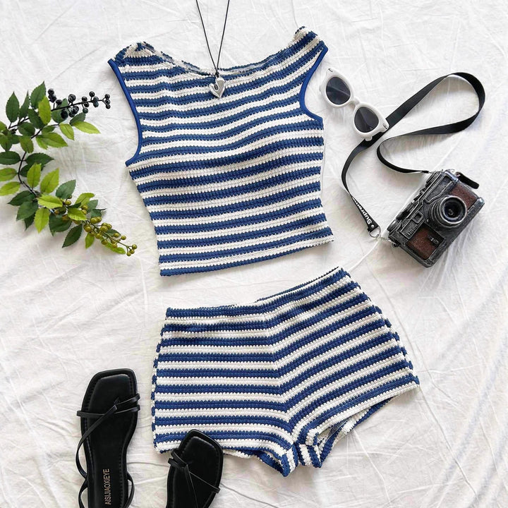 Damen Strand-Outfit mit gestreiftem Crop-Top und Shorts Drune