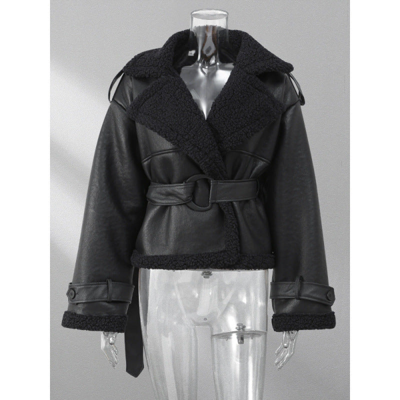 Damen Kunstlederjacke mit teddyähnlicher Innenausstattung und eleganter Gürtelbindung Drune