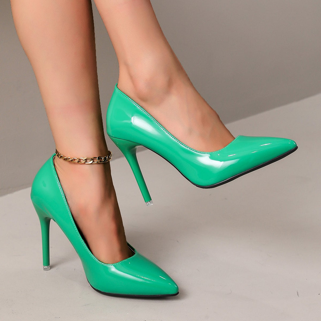 Damen Pumps mit stilvollem Spitzendesign und glänzender Lackoberfläche Drune