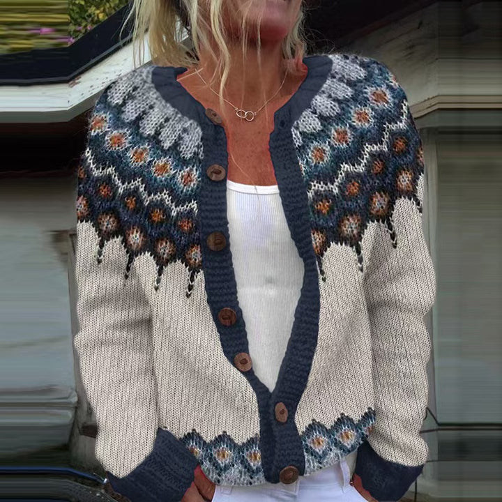 Damen nan gemusterte Strickjacke mit Rundpasse, Holzknöpfen und Eingrifftaschen Drune