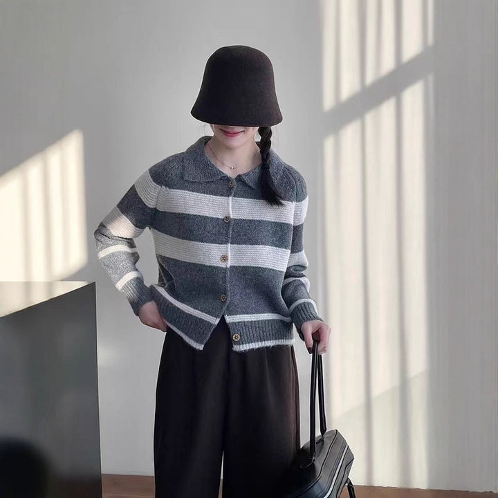 Damen Modischer Strickcardigan mit eleganten Streifen und Holzknöpfen Drune