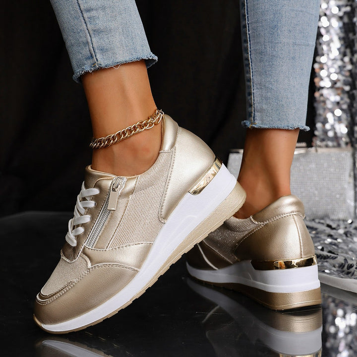 Damen  stylische Plateausneaker mit seitlichem Reißverschluss gepolstertem Komfortfußbett und dekorativen Metallic-Overlays Drune