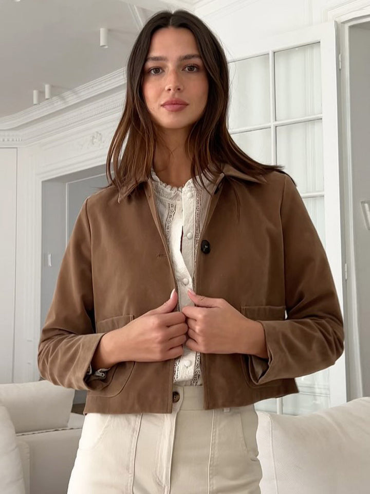 Damen modische Kurzjacke mit hochgeschlossenem Kragen und praktischen Taschen Drune