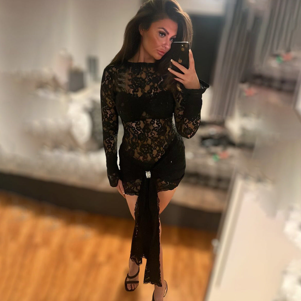 Damen Spitzenkleid mit asymmetrischem Saum und langen Ärmeln Drune