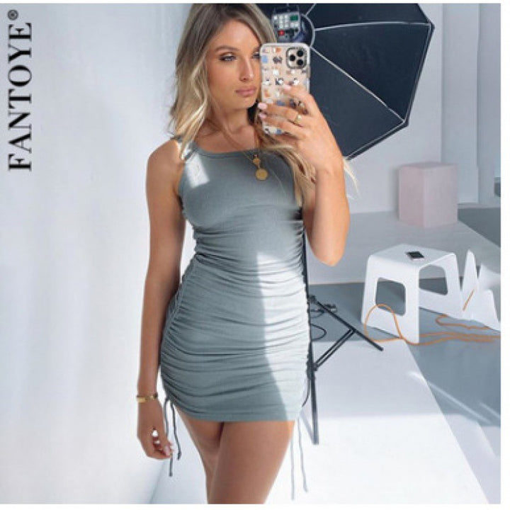 Damen Wickelkleid mit modernen Rüschendetails und figurbetontem Schnitt Drune