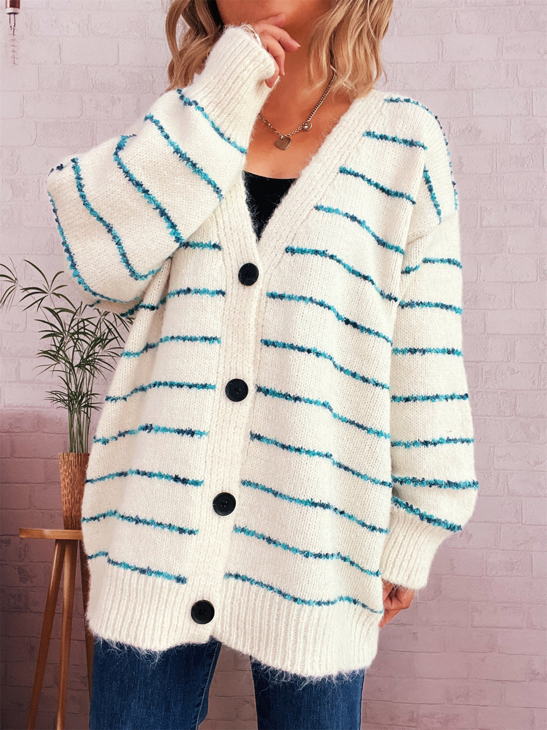 Damen gemütlicher Strickcardigan mit Streifenmuster und großen Knöpfen Drune