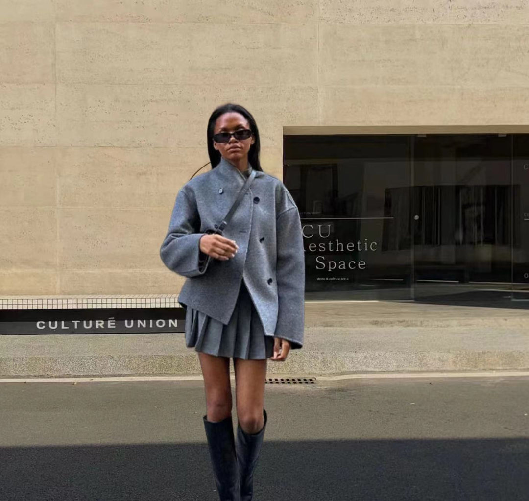 Damen Modische und elegante Kurzjacke mit innovativem Schnitt Drune