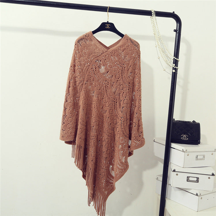 Damen Strickponcho mit auffälligem Häkelmuster und modischen Fransen Drune
